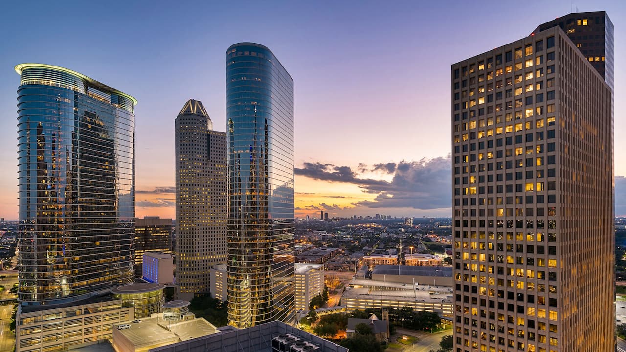 Hotel Rooms near Houston Convention Center | Hyatt Regency Houston