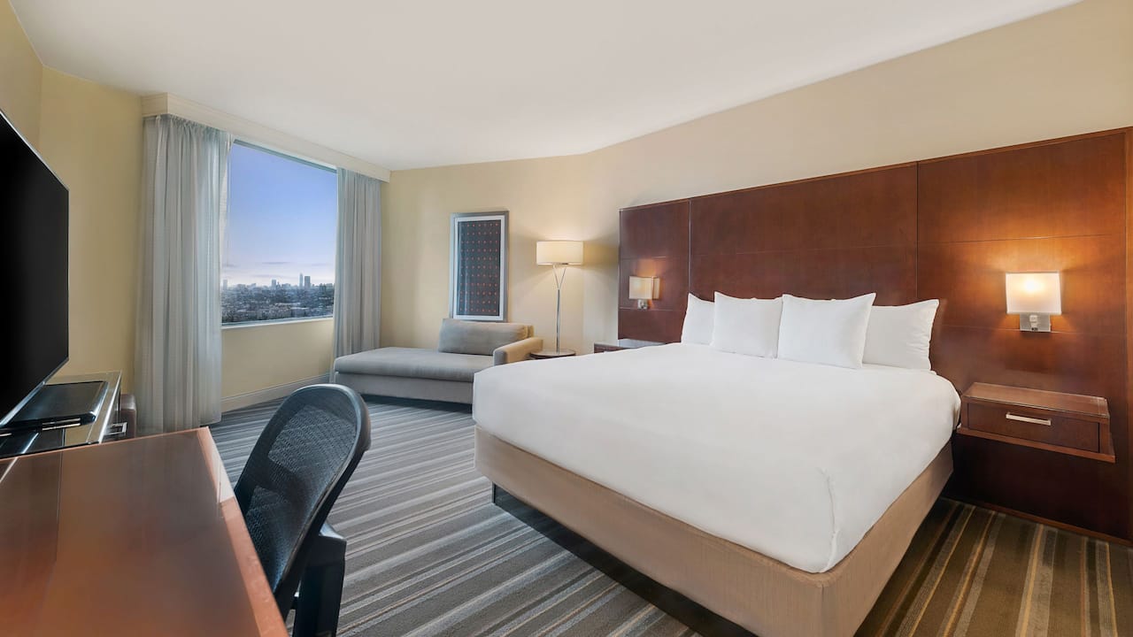 Hotel Rooms near Houston Convention Center Hyatt Regency Houston