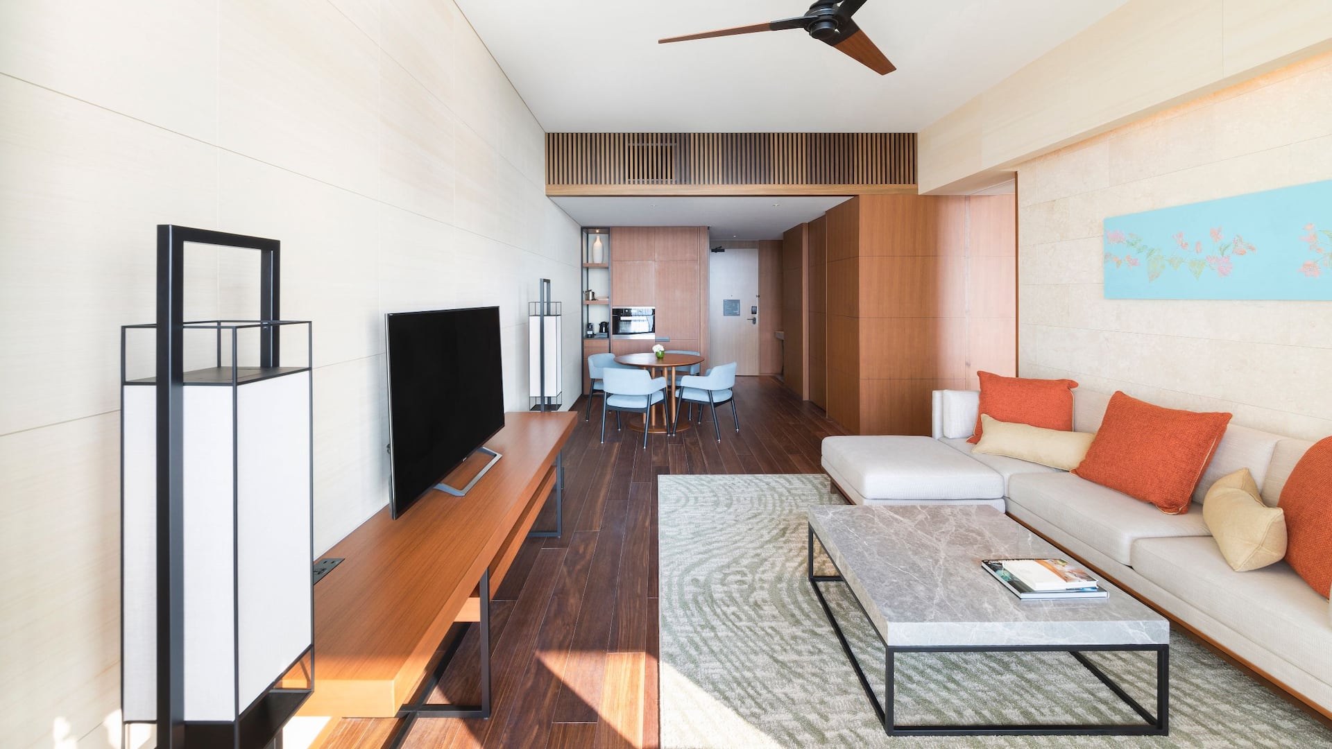 4/6 Hyatt Regency Seragaki Island, Okinawa Ocean Suite Living Room