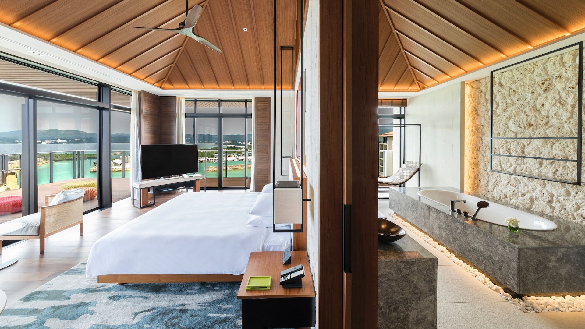 Hyatt Regency Seragaki Island, Okinawa Seragaki Island Suite Bedroom