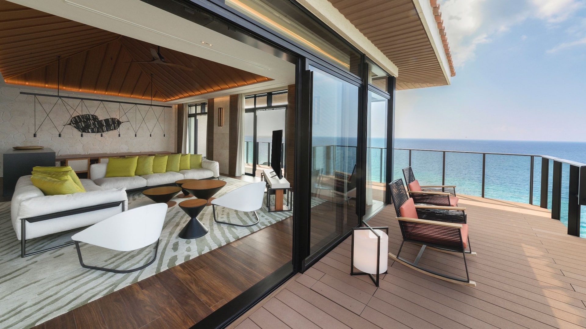 5/12 Hyatt Regency Seragaki Island, Okinawa Seragaki Island Suite Balcony