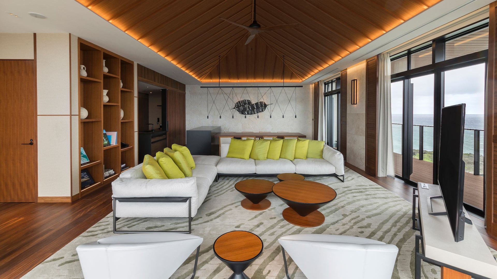 7/12 Hyatt Regency Seragaki Island, Okinawa Seragaki Island Suite Living Room