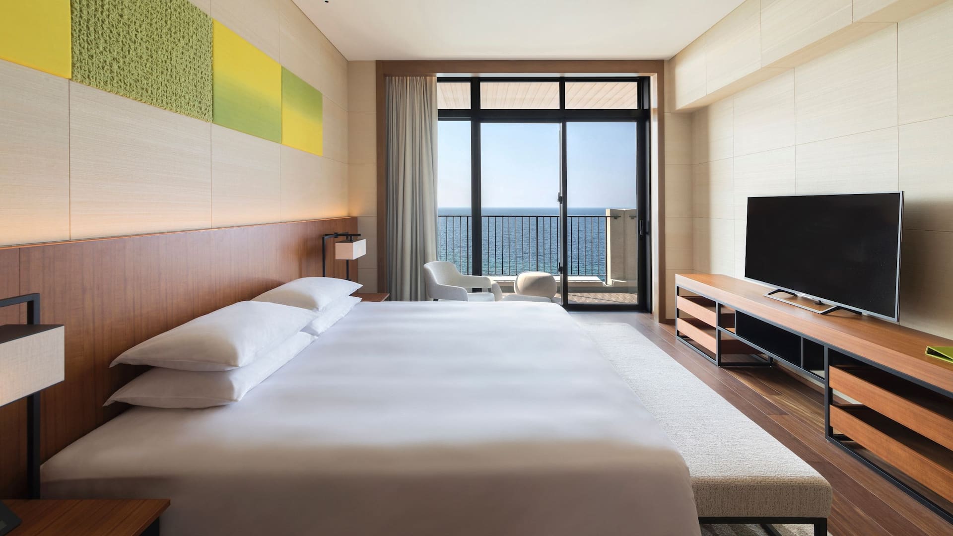 6/8 Hyatt Regency Seragaki Island, Okinawa Sunset Suite Bedroom
