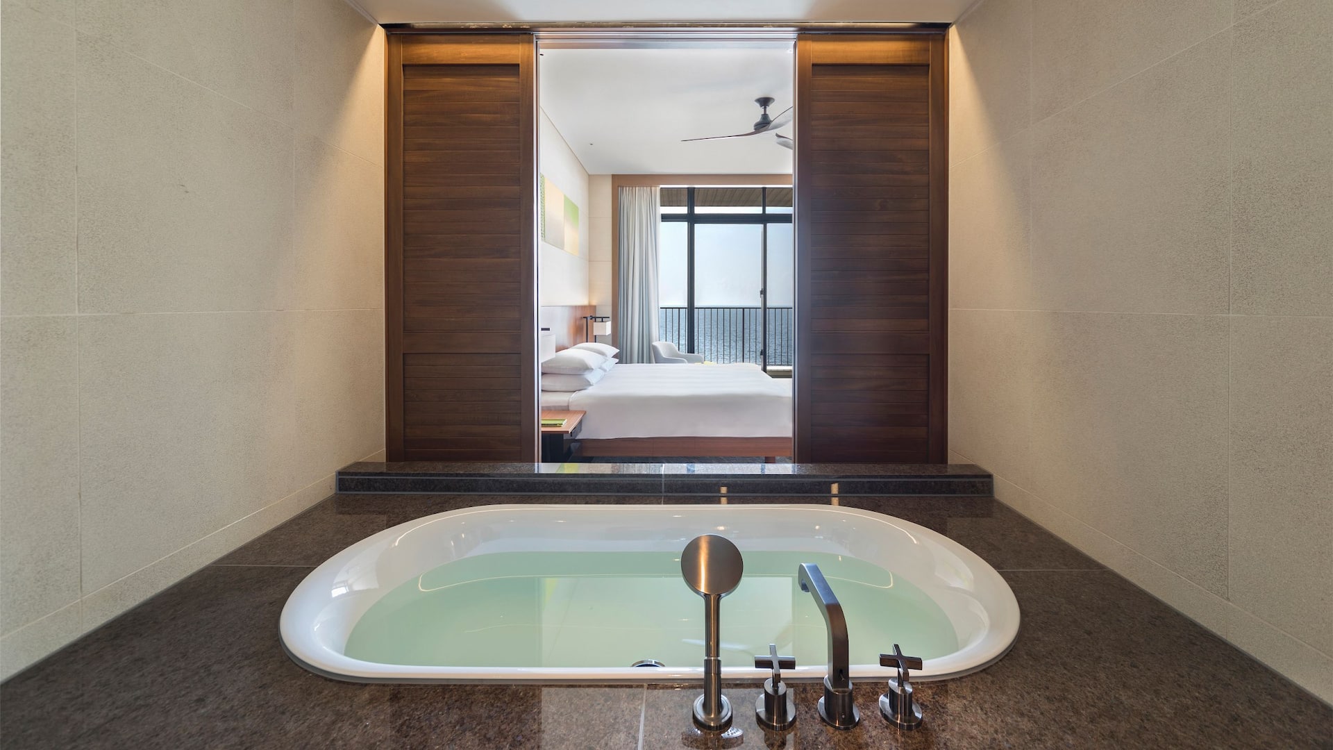 8/8 Hyatt Regency Seragaki Island, Okinawa Sunset Suite Bathroom