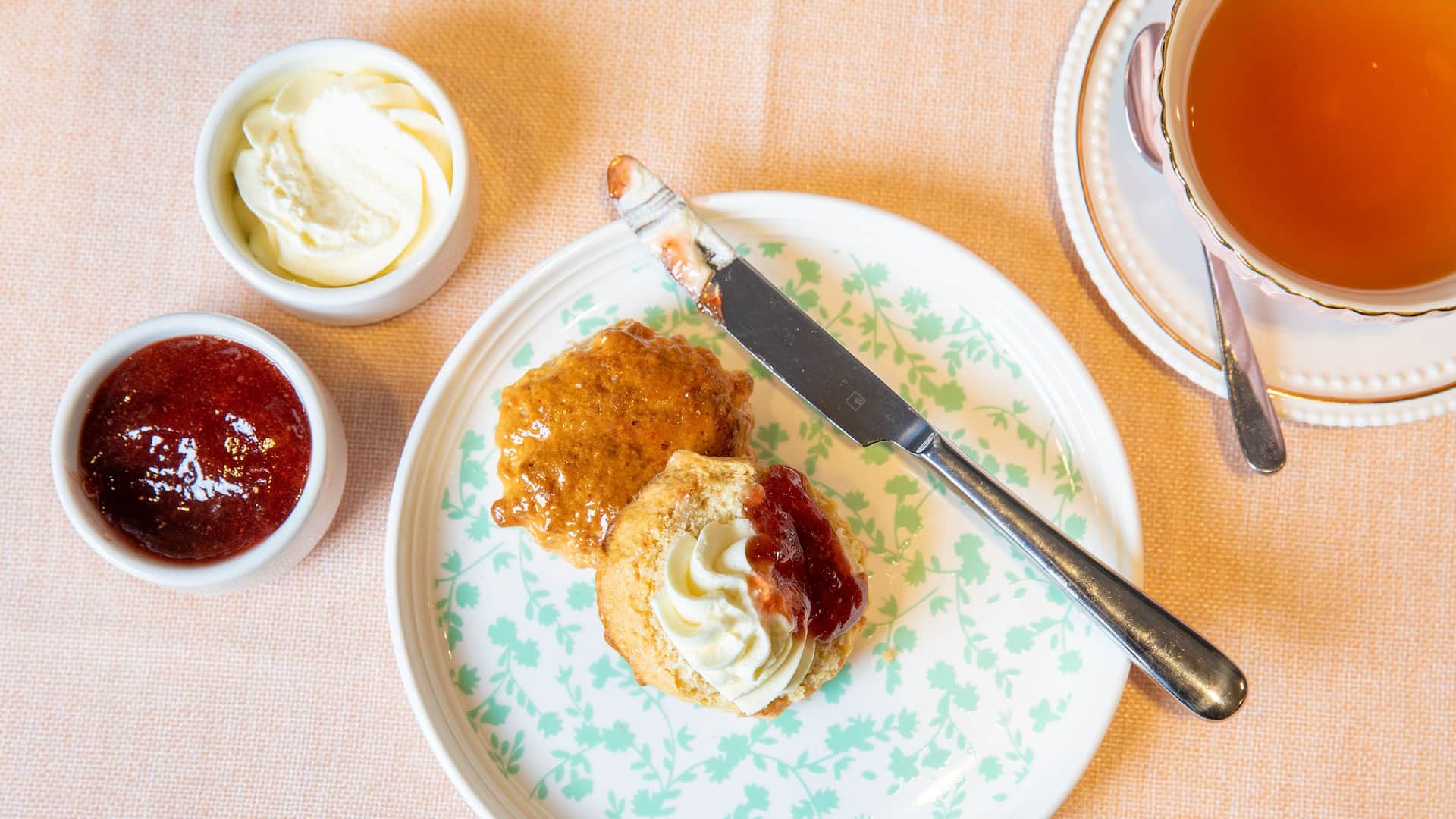 Hyatt Place Melbourne, Essendon Fields High Tea Scones