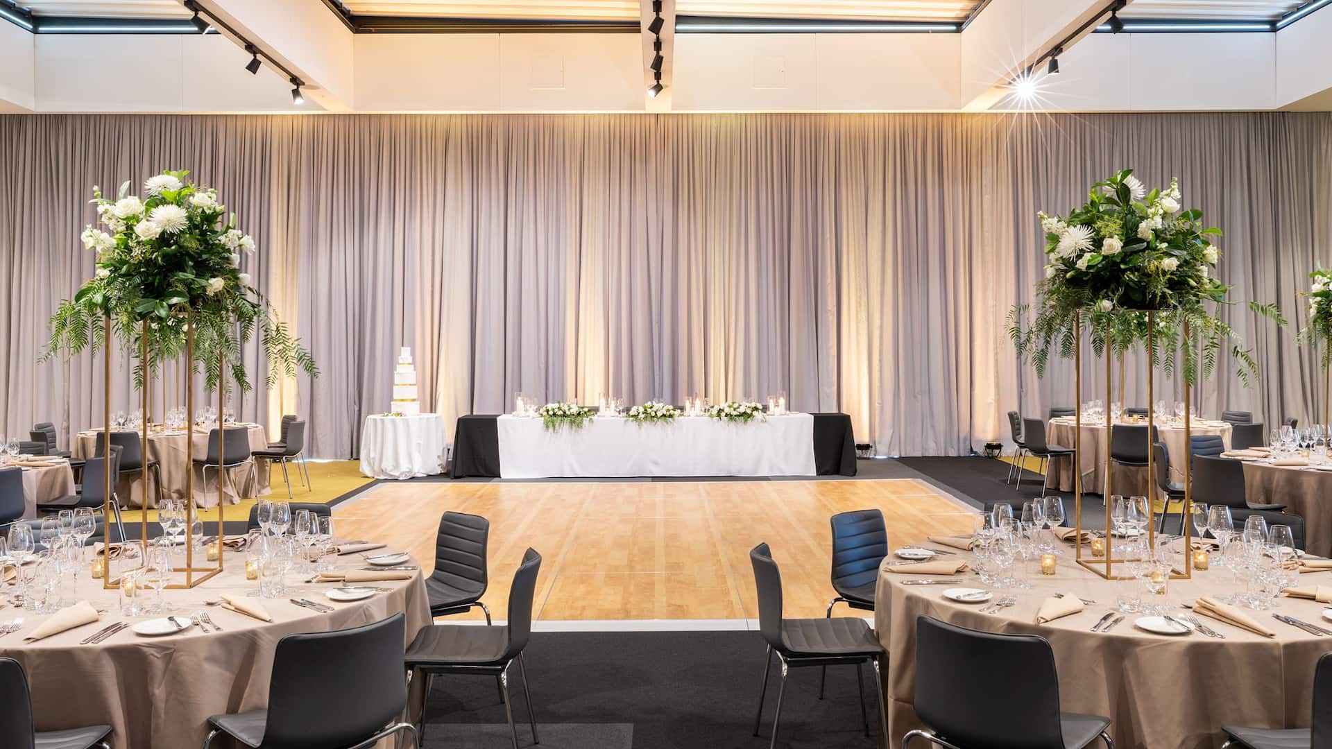 Hyatt Place Melbourne, Essendon Fields Wedding Atrium Bridal Table
