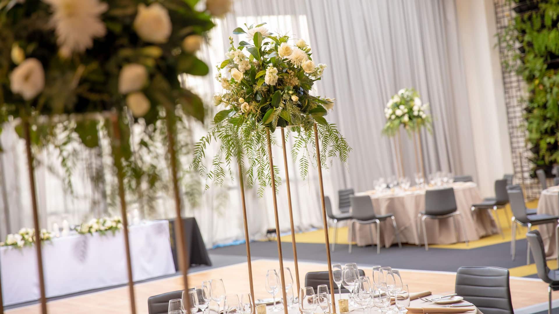 Hyatt Place Melbourne, Essendon Fields Wedding Tables