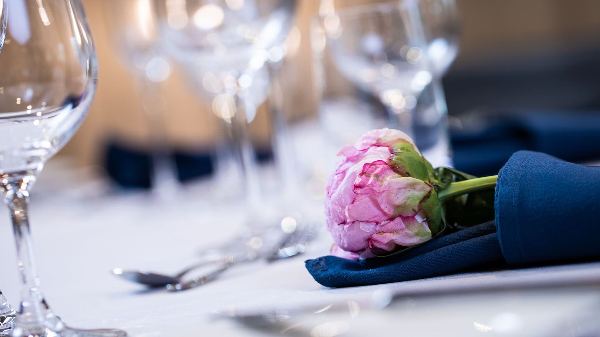 Hyatt Place Melbourne, Essendon Fields Wedding Flower