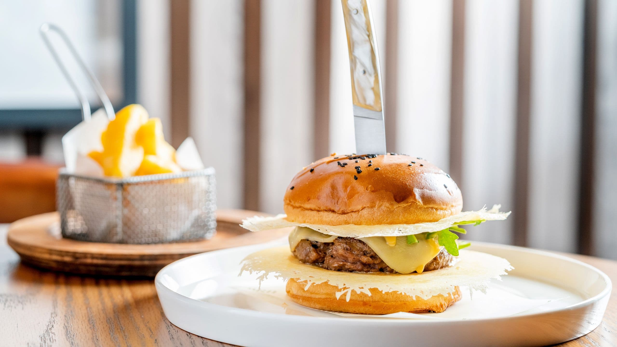 Hyatt Centric San Isidro Lima Dining Isidro Burger