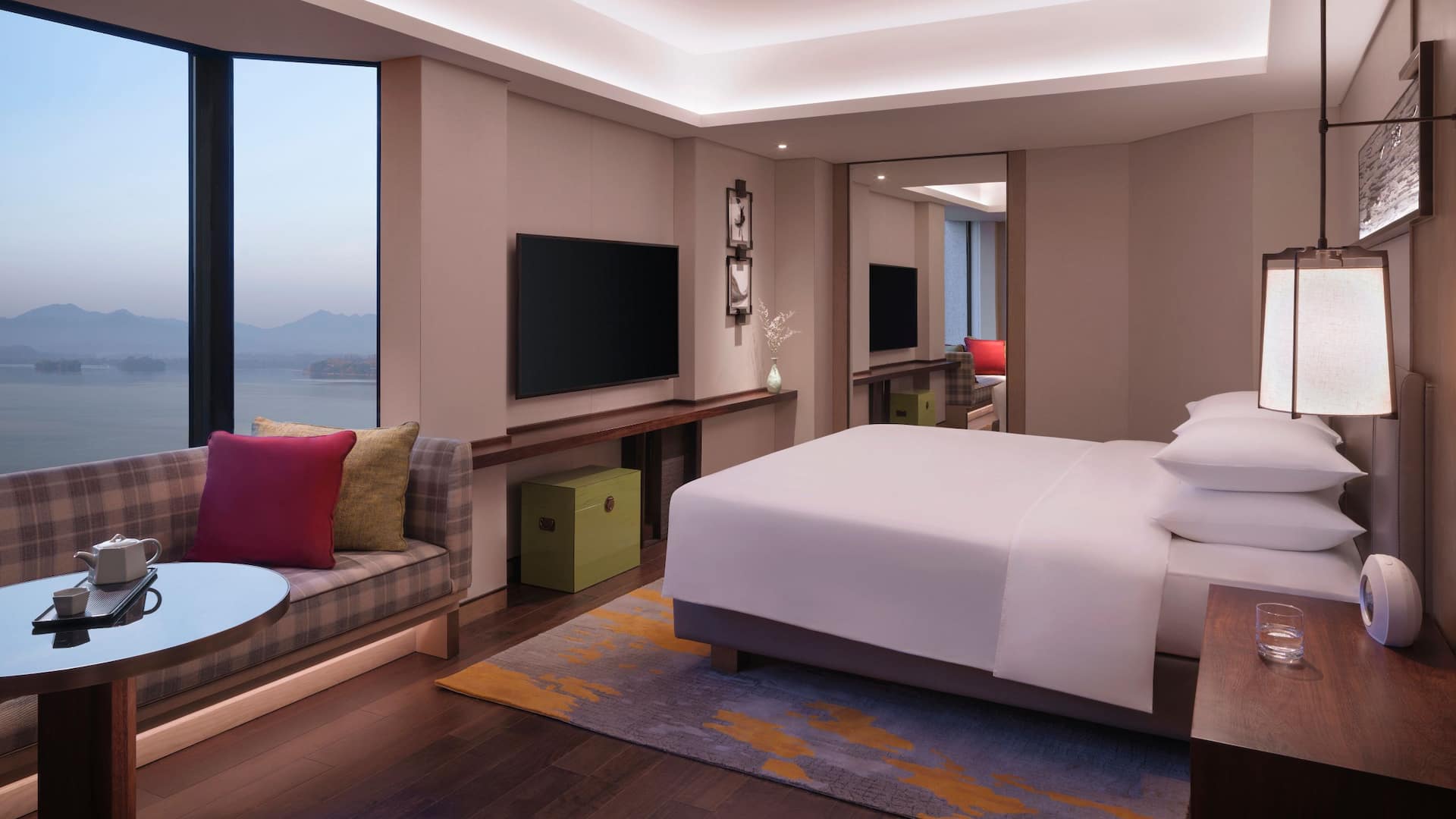 Grand Suite with One King Bed Bedroom