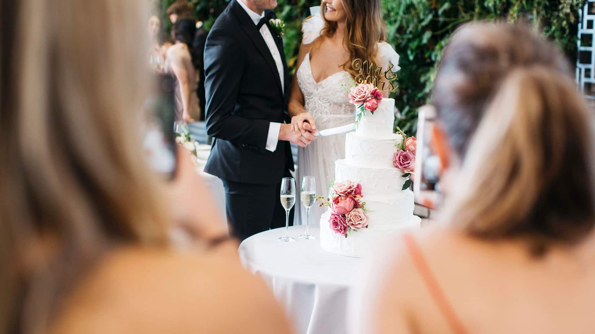 Hyatt Place Melbourne, Essendon Fields Bride Groom Cake