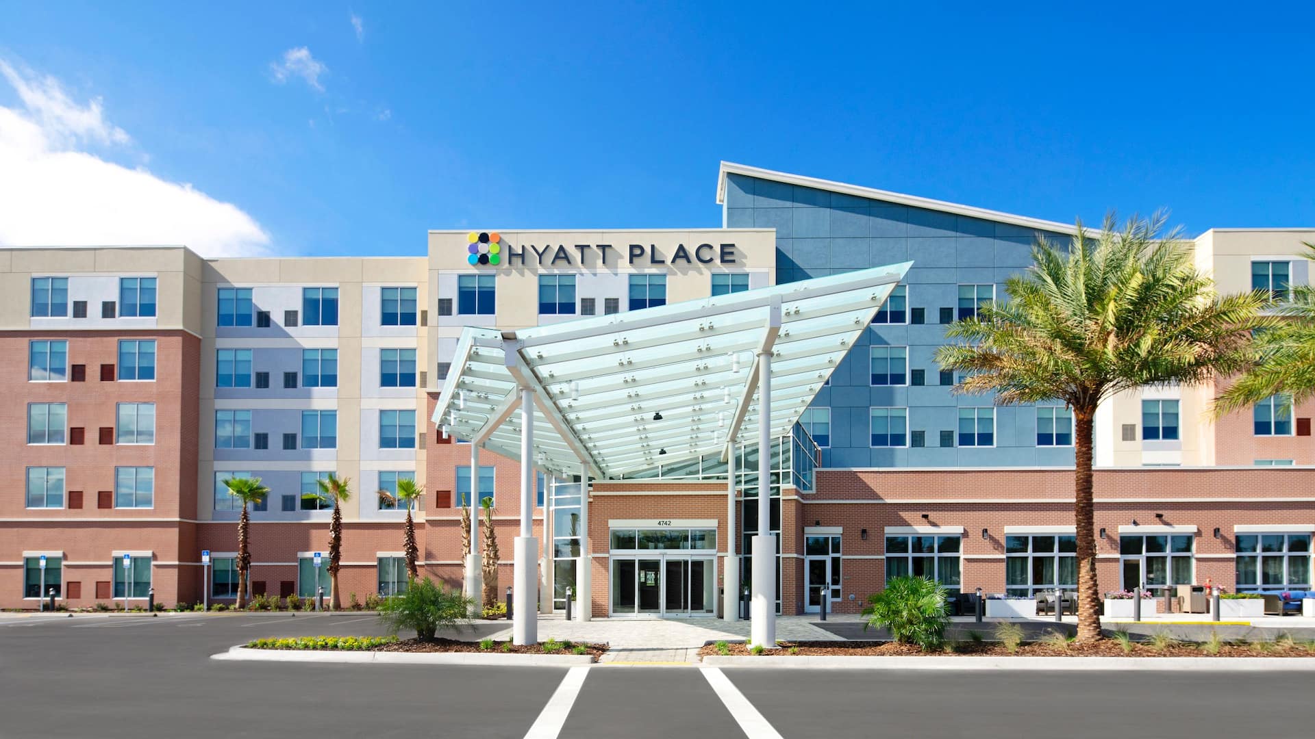 Hyatt Place Jacksonville / St. Johns Town Center Entrance Daytime