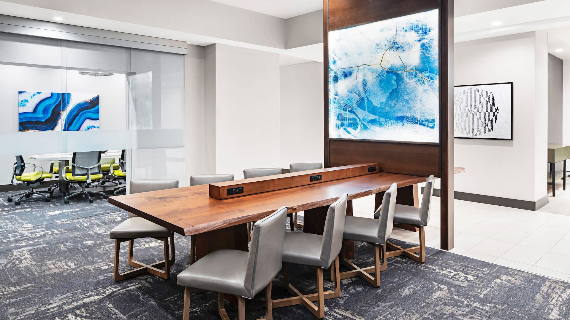 Hyatt Place Jacksonville / St. Johns Town Center Lobby Communal Table