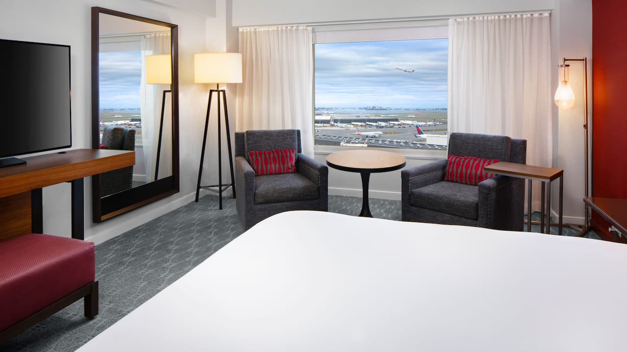 King Aviation Guestroom
