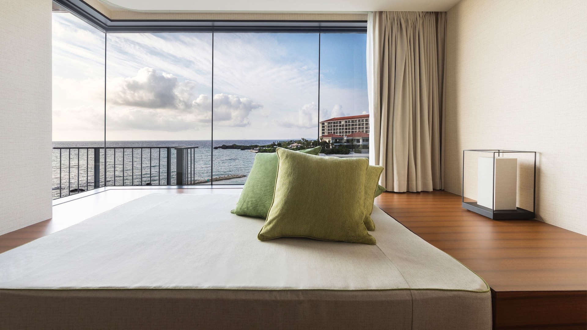 6/6 Hyatt Regency Seragaki Island, Okinawa One Bedroom Daybed