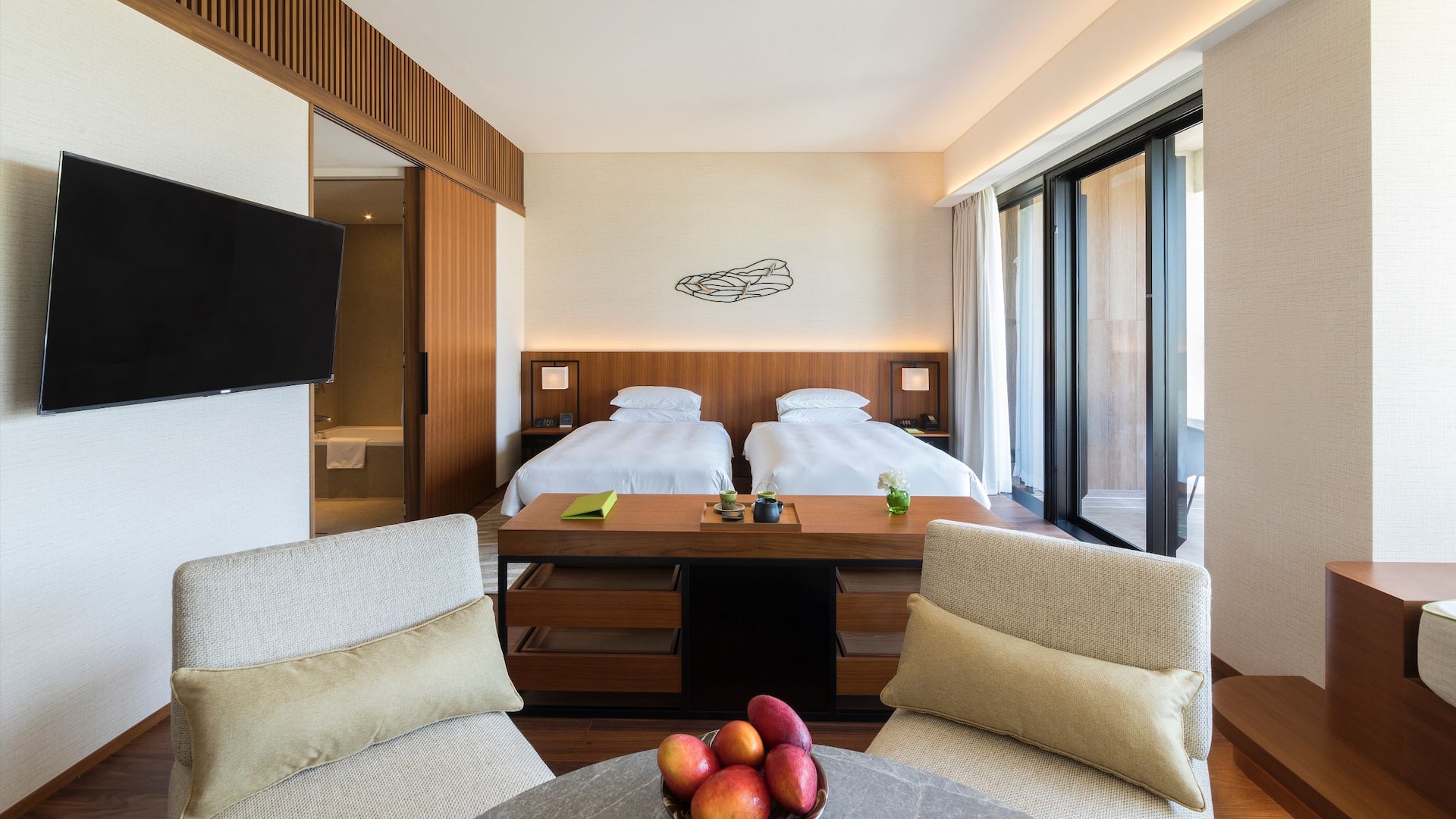 5/6 Hyatt Regency Seragaki Island, Okinawa One Bedroom Living Area