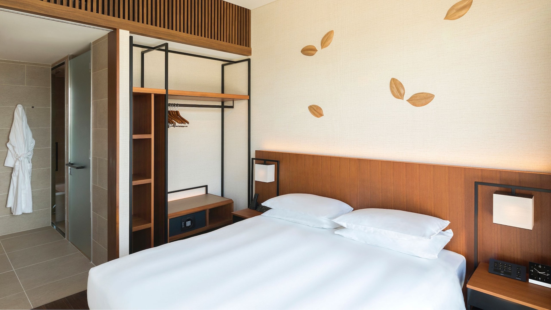 4/6 Hyatt Regency Seragaki Island, Okinawa Two Bedroom Twin Beds