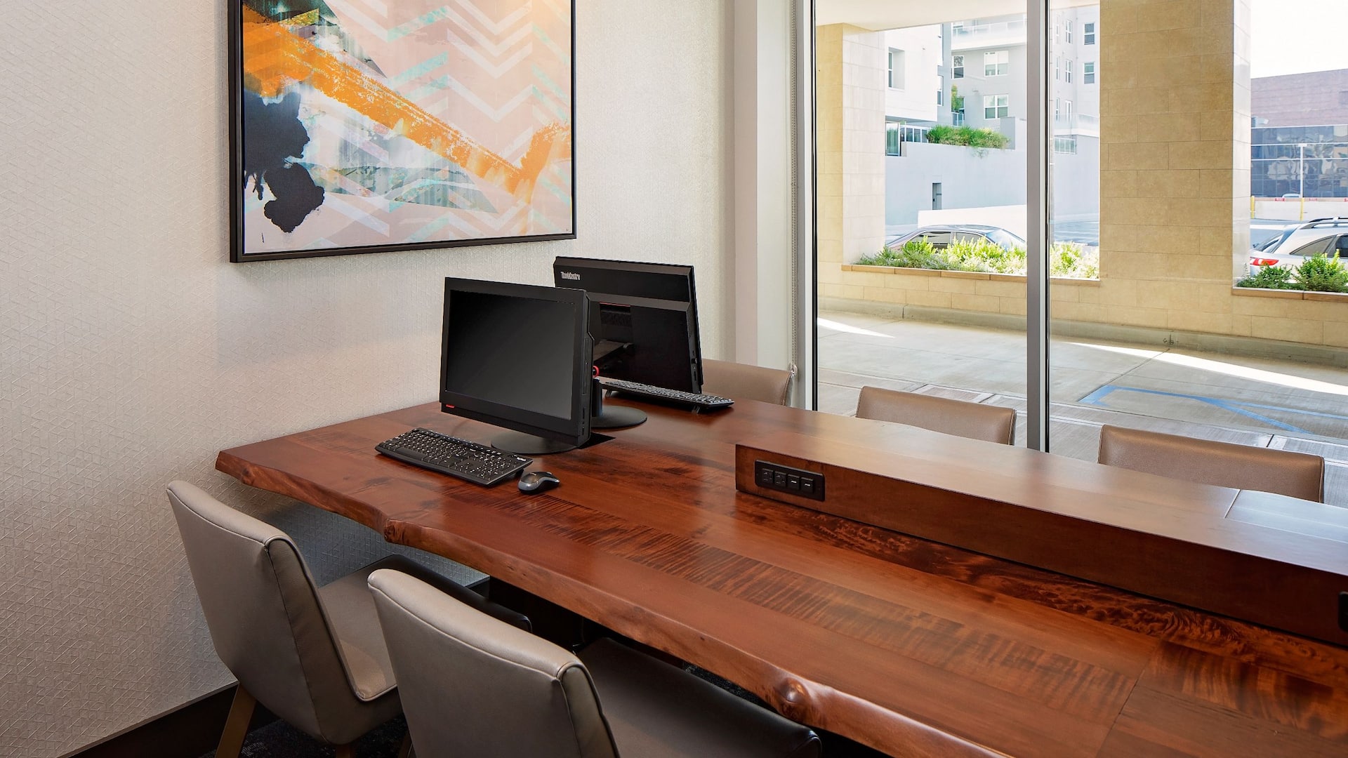 Hyatt Place Glendale / Los Angeles Business Center