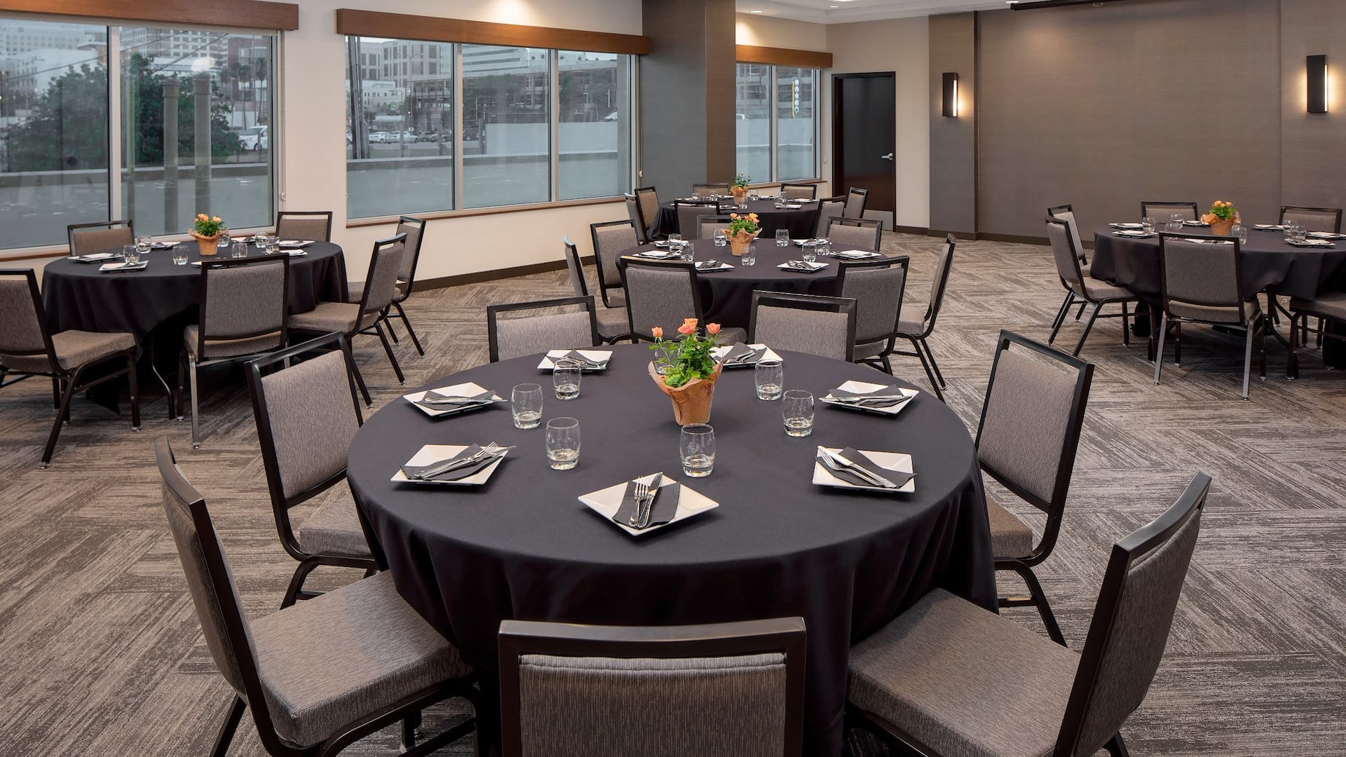 Hyatt Place Glendale / Los Angeles Reception Style Meeting Space