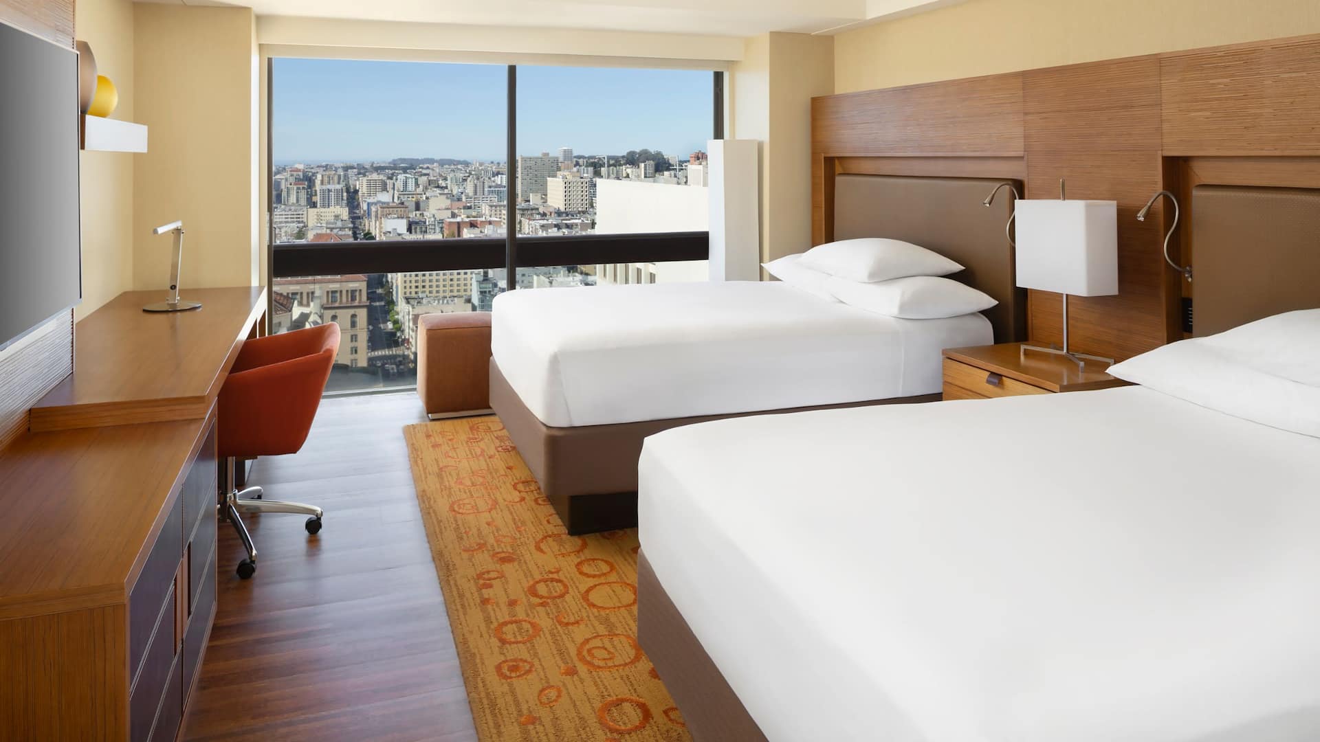 1 von 2 Grand Hyatt Double Guestroom City View