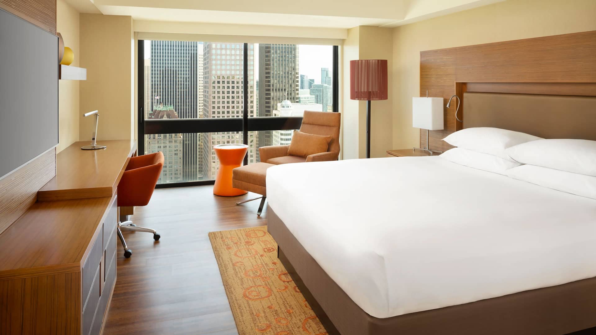 1 von 3 Guestroom City View