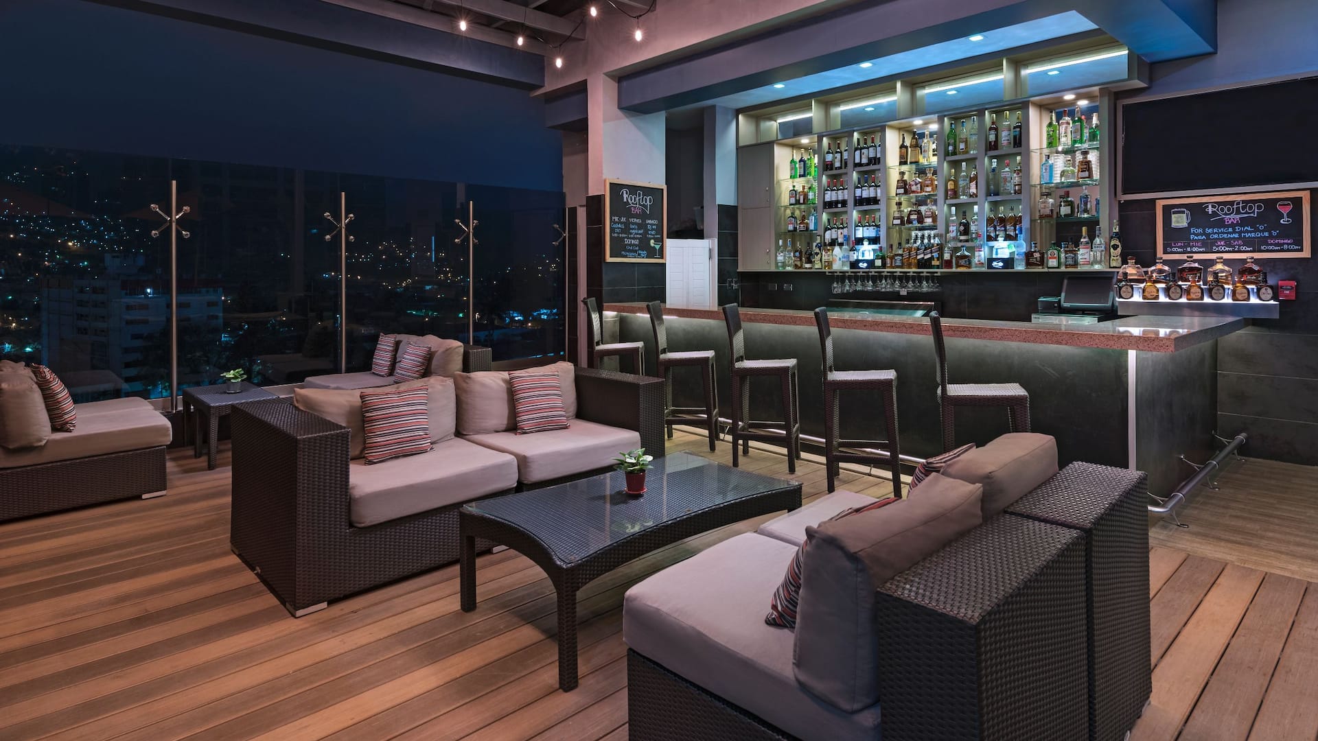 Hyatt Place Tegucigalpa Rooftop Bar