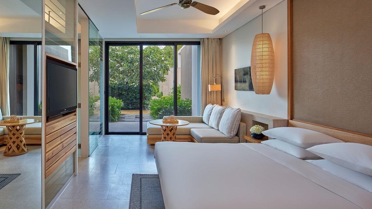 Standard King Room, Spacious 1 Bedroom Garden View Hyatt Regency Danang Resorts
