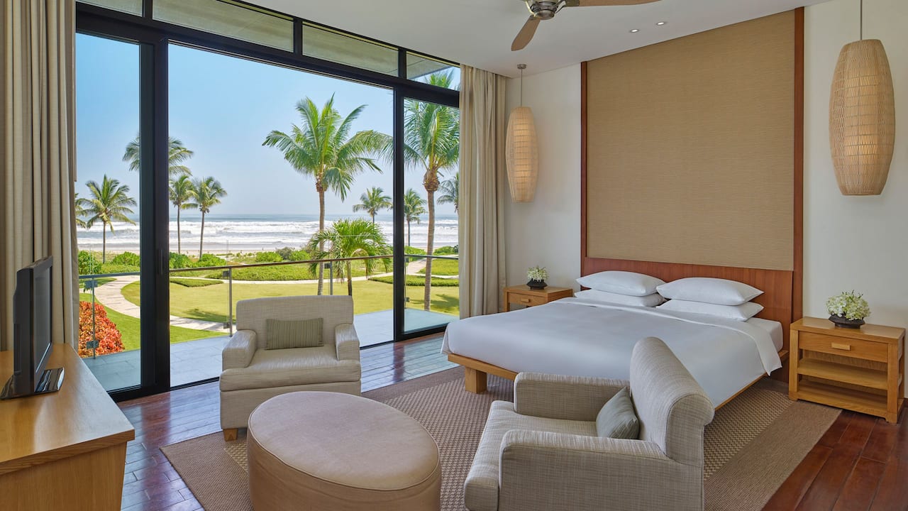 Hyatt Regency Danang, Luxurious Hotel Rooms, Villa and Suites
