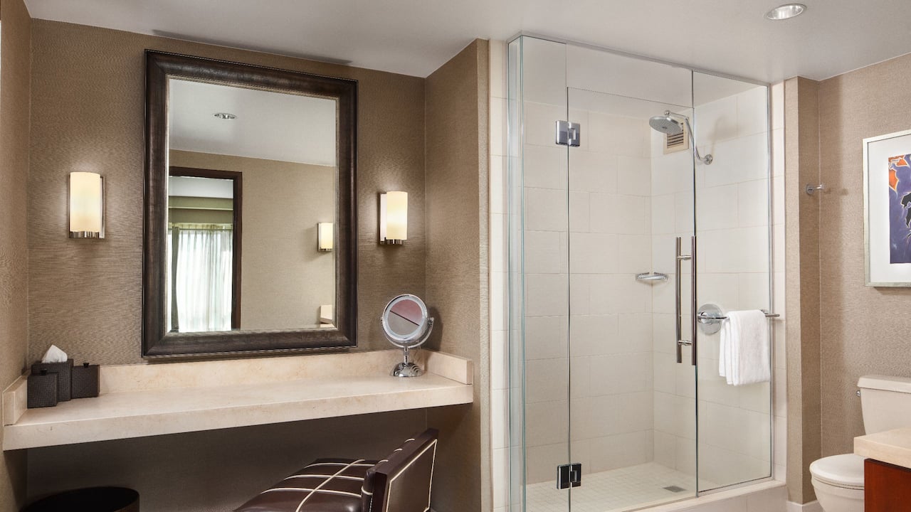 Park Capitol Suite Bathroom
