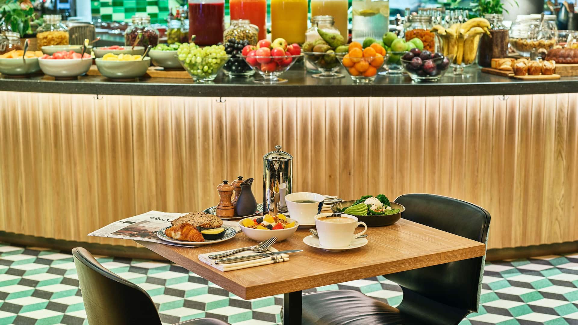 Hyatt Regency Amsterdam Mama Makan Breakfast Buffet