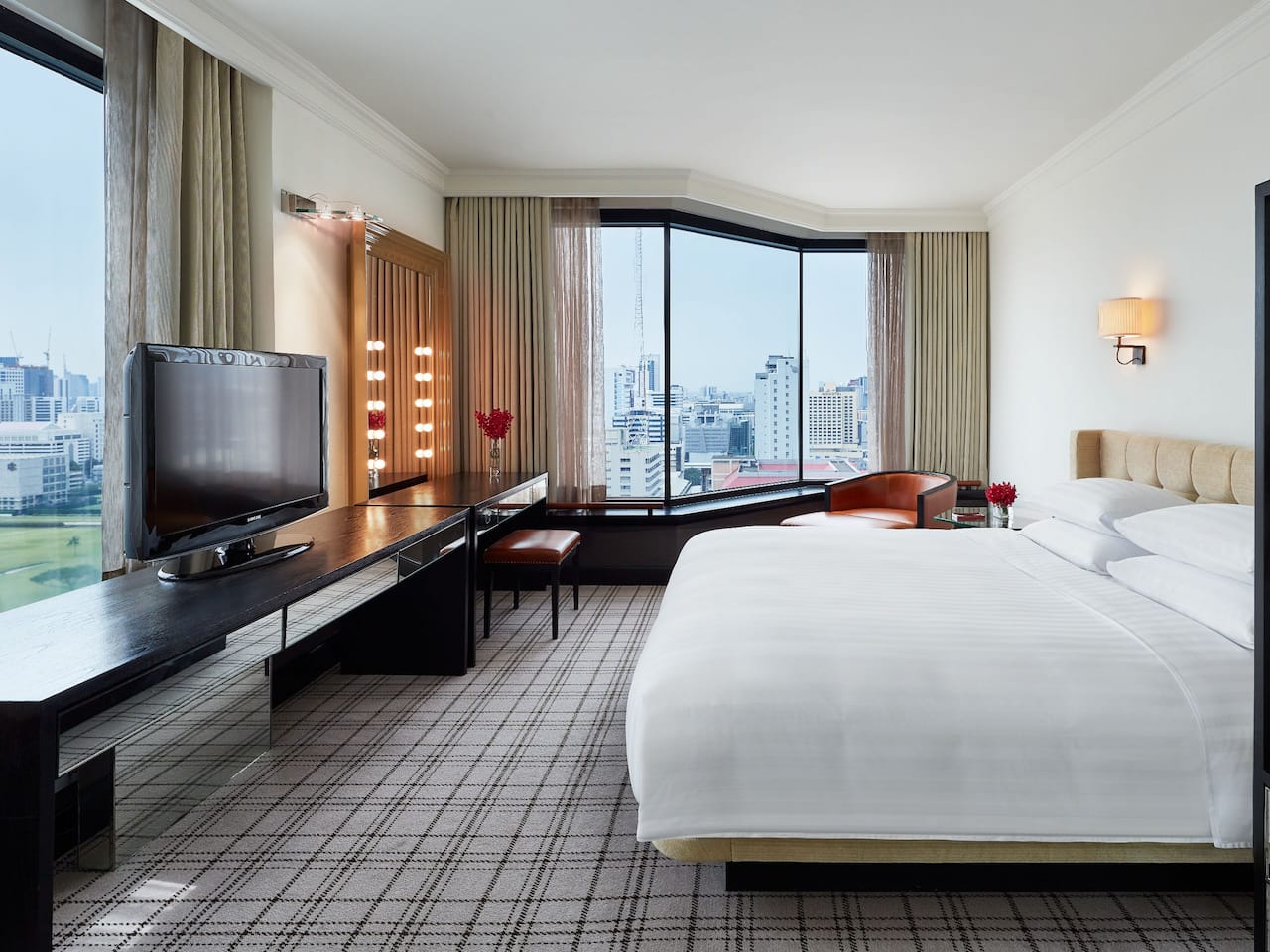 Grand Executive Suite Bedroom
