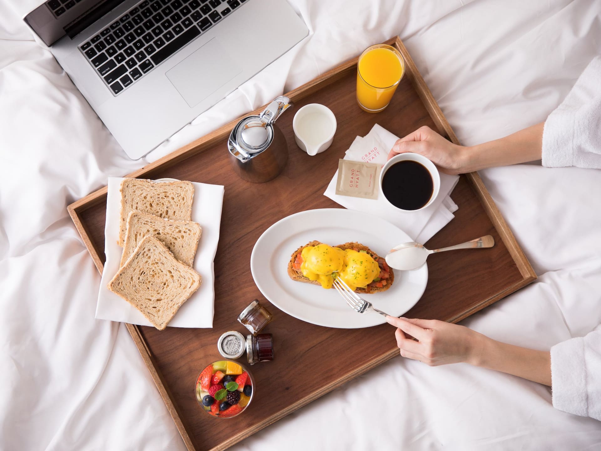 Grand-hyatt-Seoul--P1227-Room-Service-Breakfast