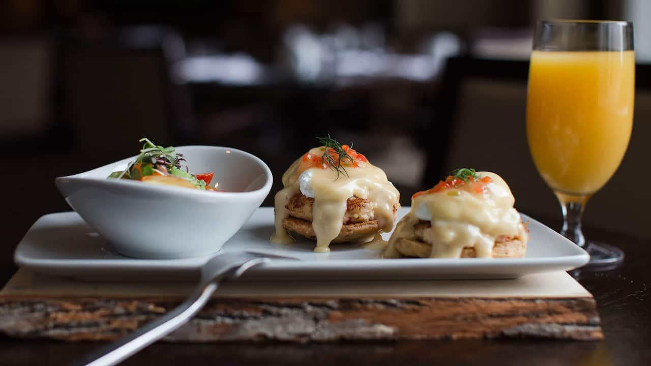 Crab Benedict