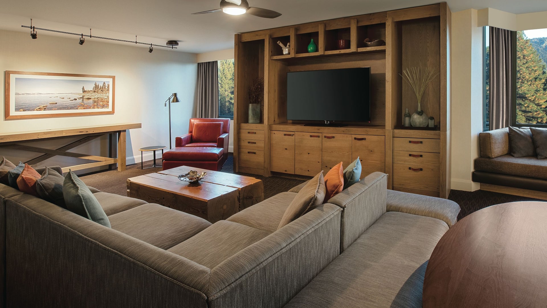 1 de 1 Hyatt Regency Lake Tahoe Resort, Spa and Casino Sierra Suite