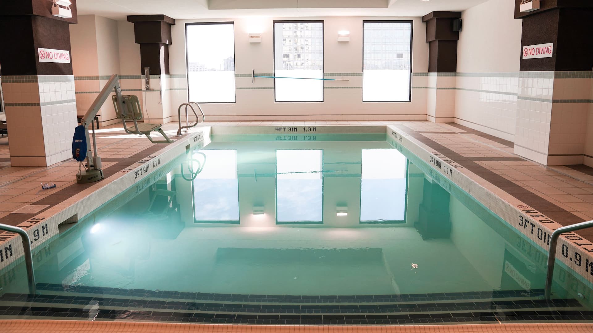 Hyatt House HH_P309 Indoor Pool