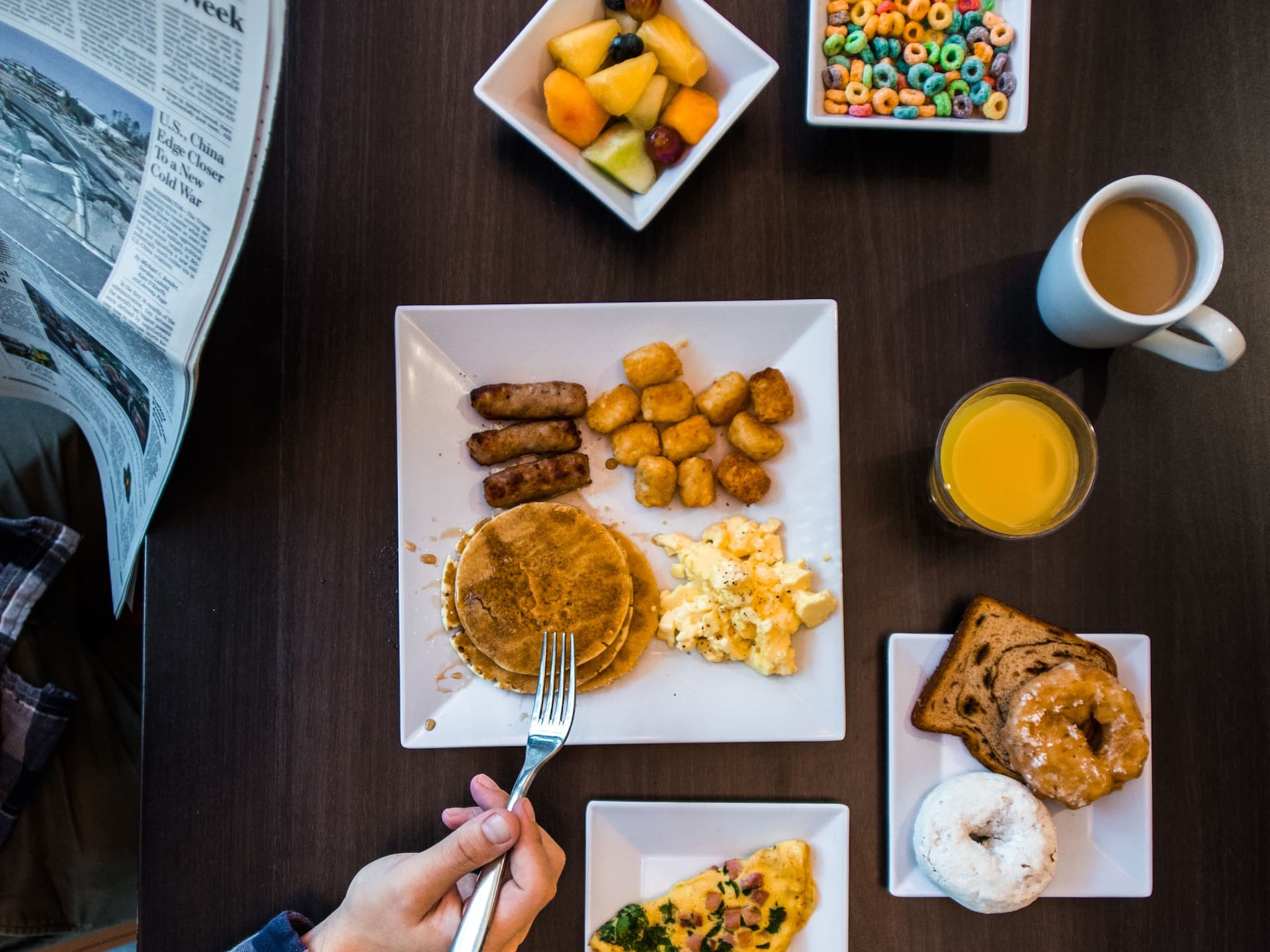 Hyatt House HH_P338 Eating Breakfast