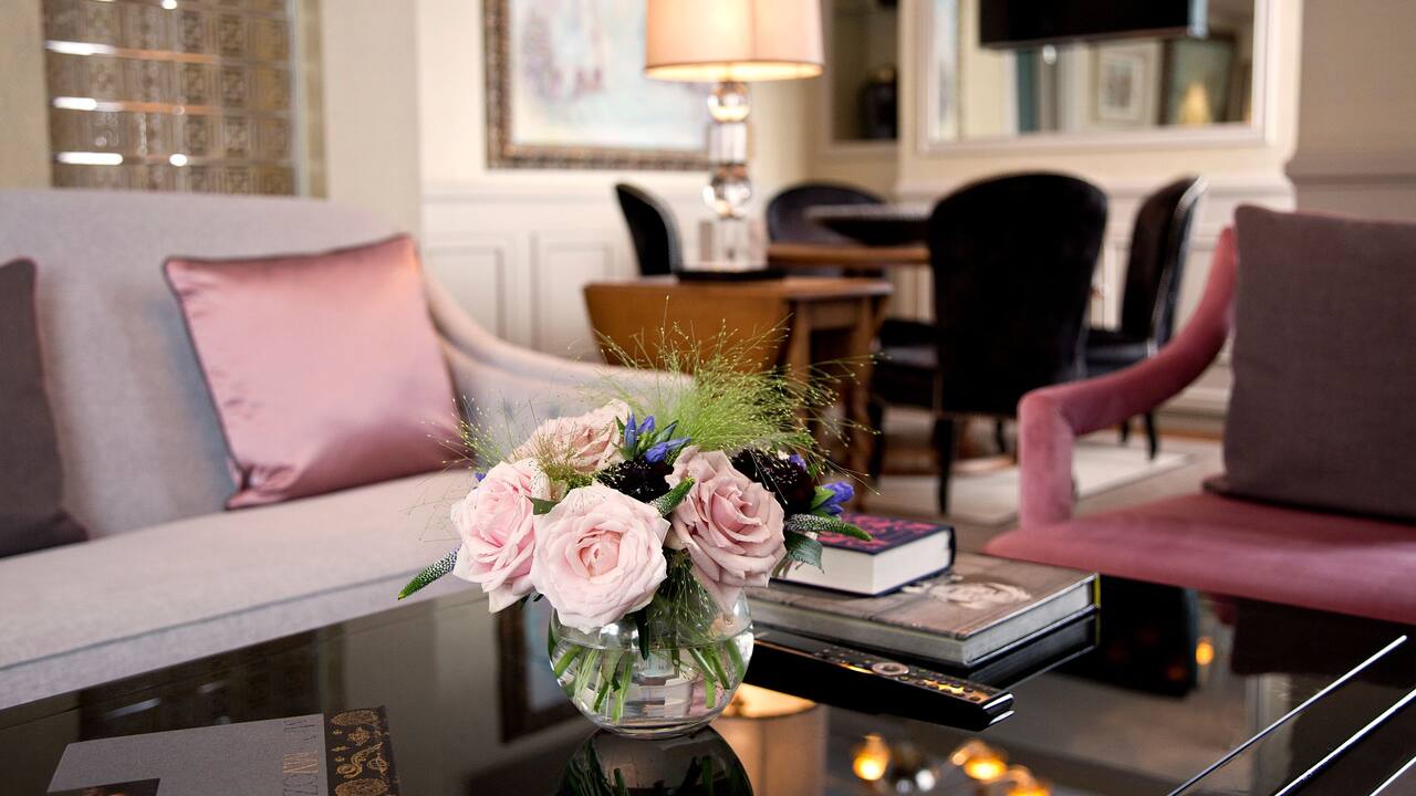 Suite living room