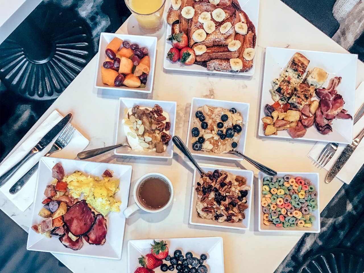 Dining at Hyatt House Chicago - Medical/University District