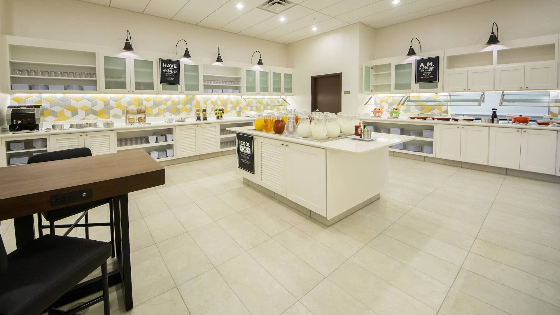 Hyatt Place Orlando/Lake Buena Vista Gallery Kitchen