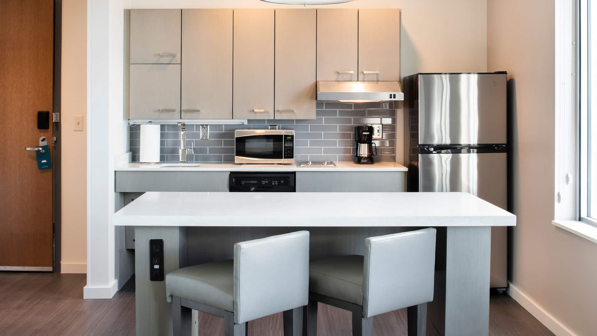 Hyatt House East Moline / Quad Cities Suite Kitchen Area