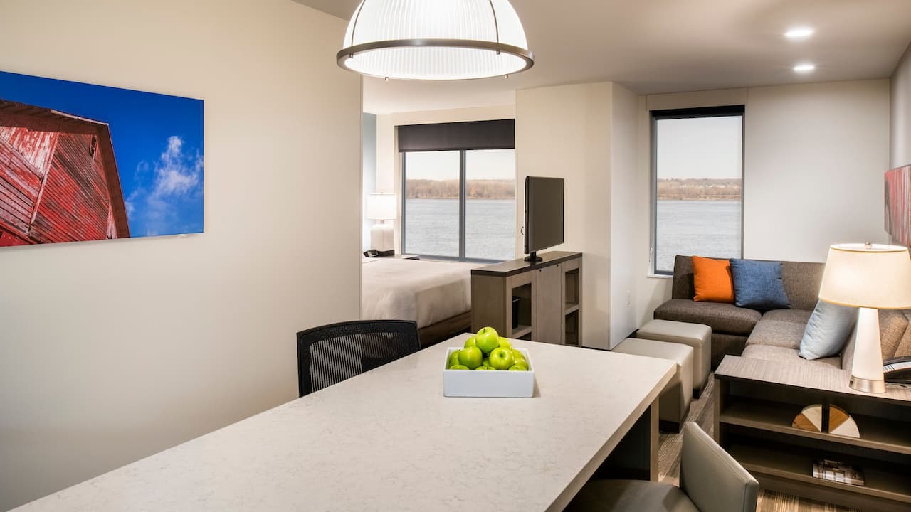 High Floor Studio King Suite Hyatt House East Moline / Quad Cities
