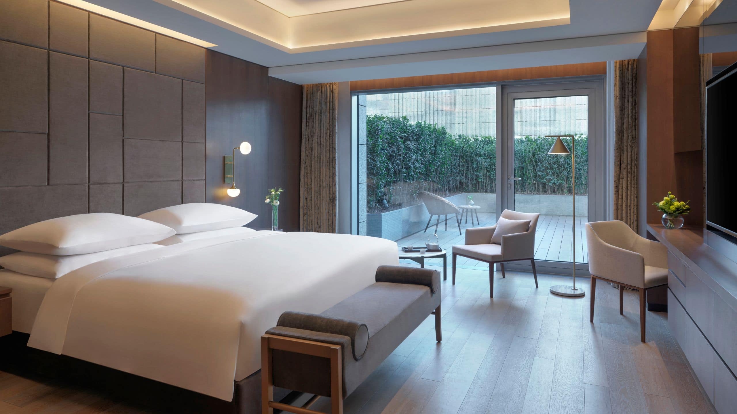 Hyatt Regency Beijing Wangjing Diplomat Suite Bedroom