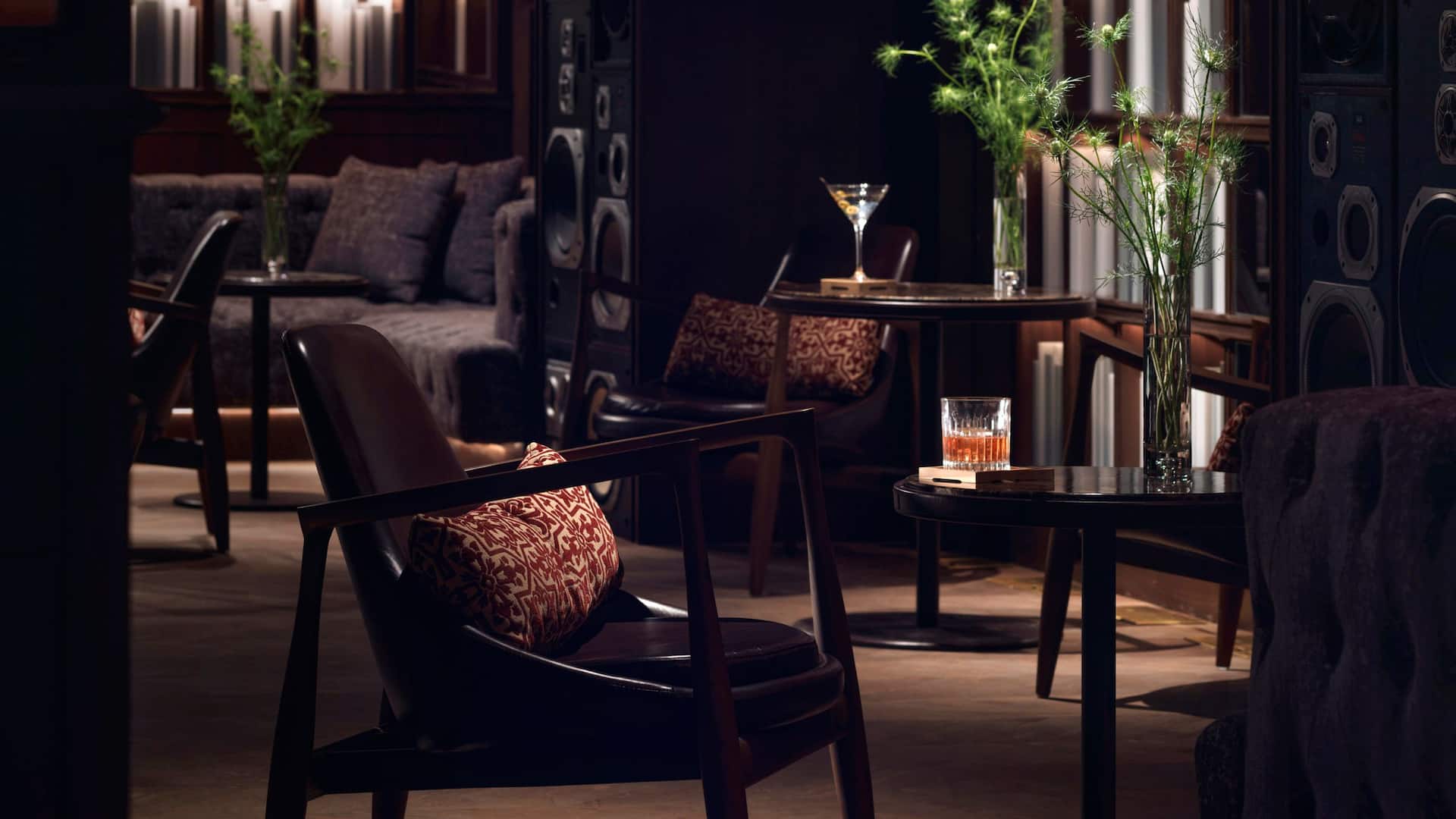 第 4，共 5 Hyatt Regency Beijing Wangjing Music Bar Seating