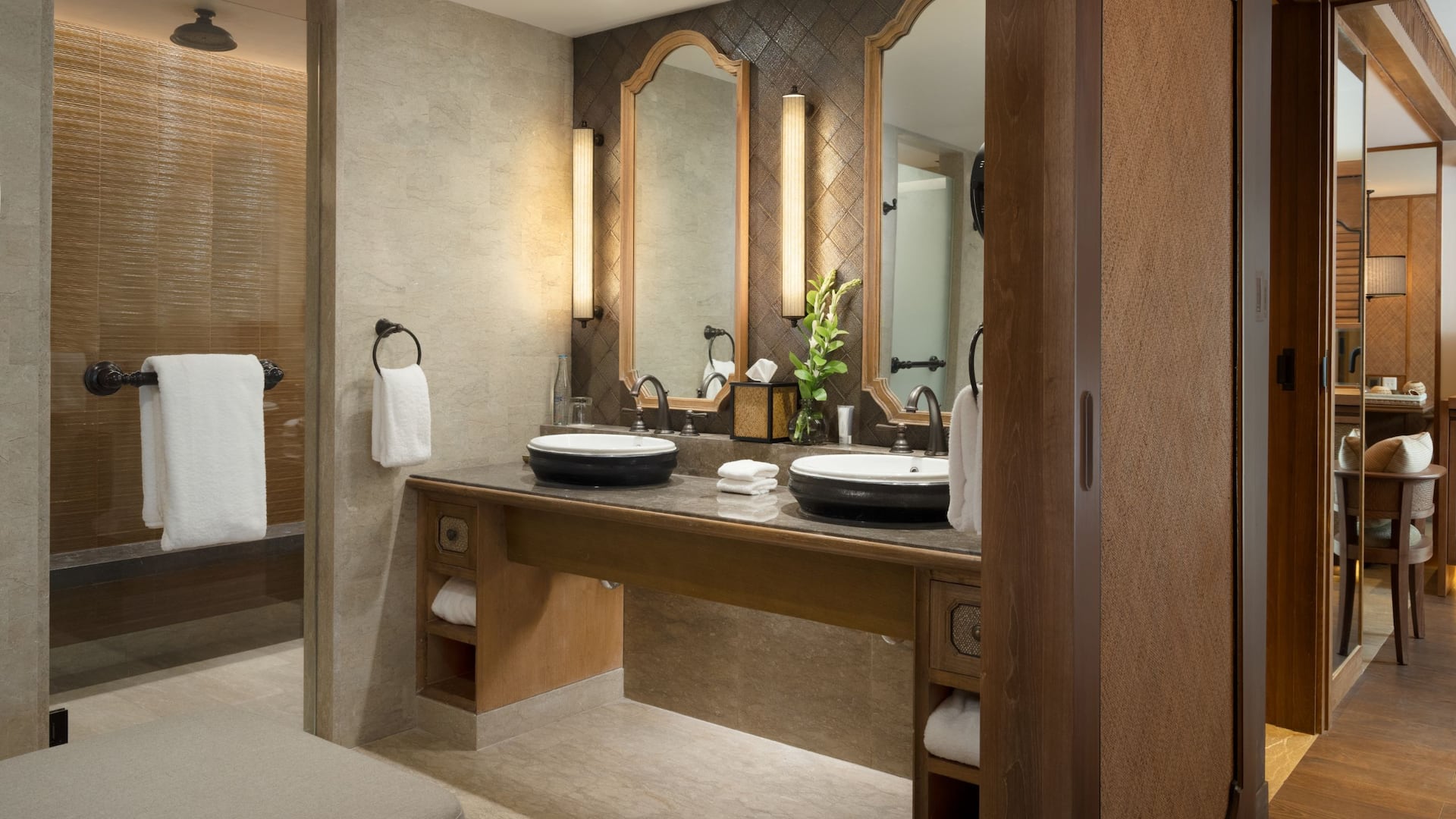 2 de 6 Hyatt Regency Bali Family Suite Bathroom