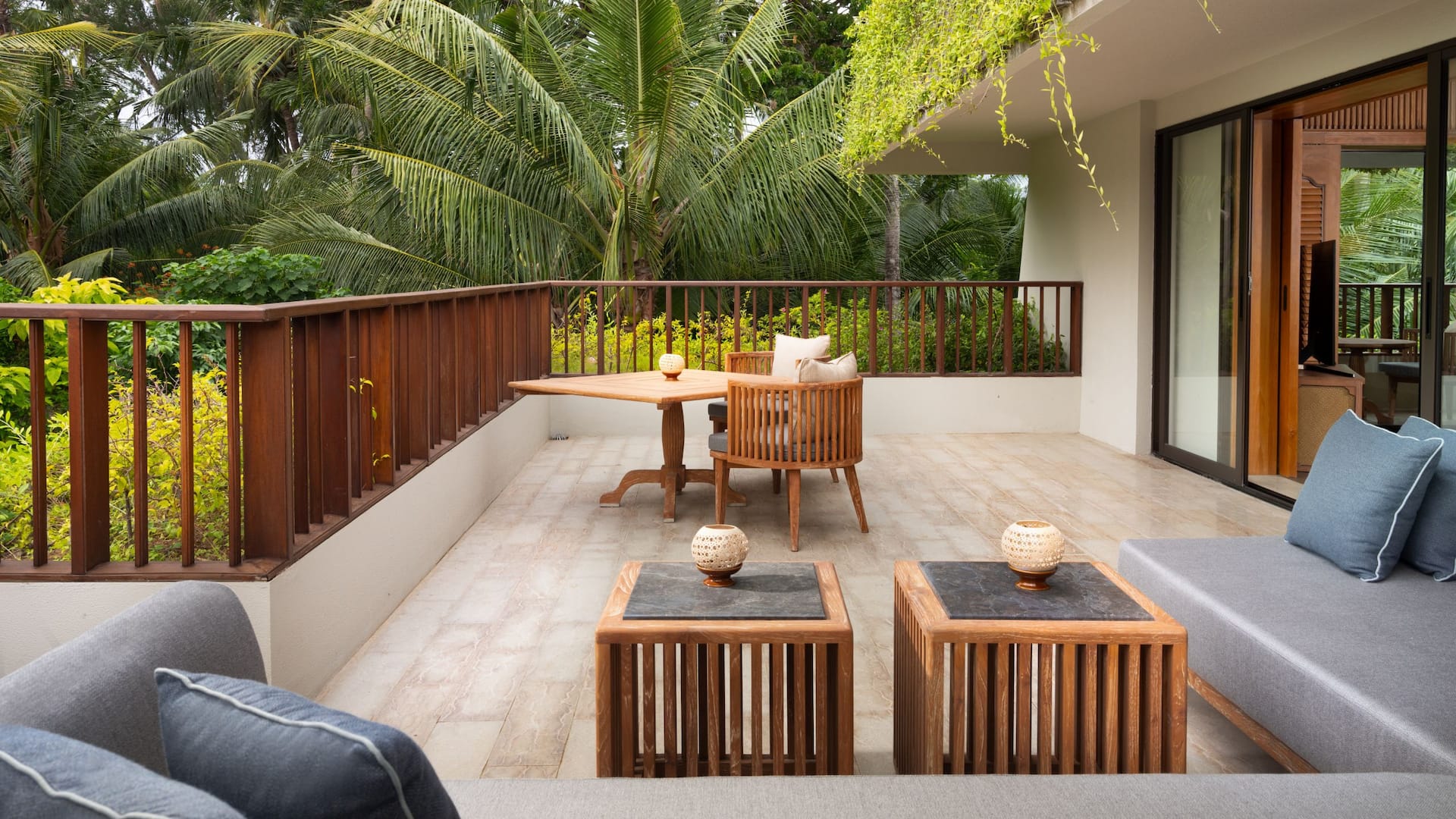 3 de 3 Hyatt Regency Bali Regency Suite Balcony