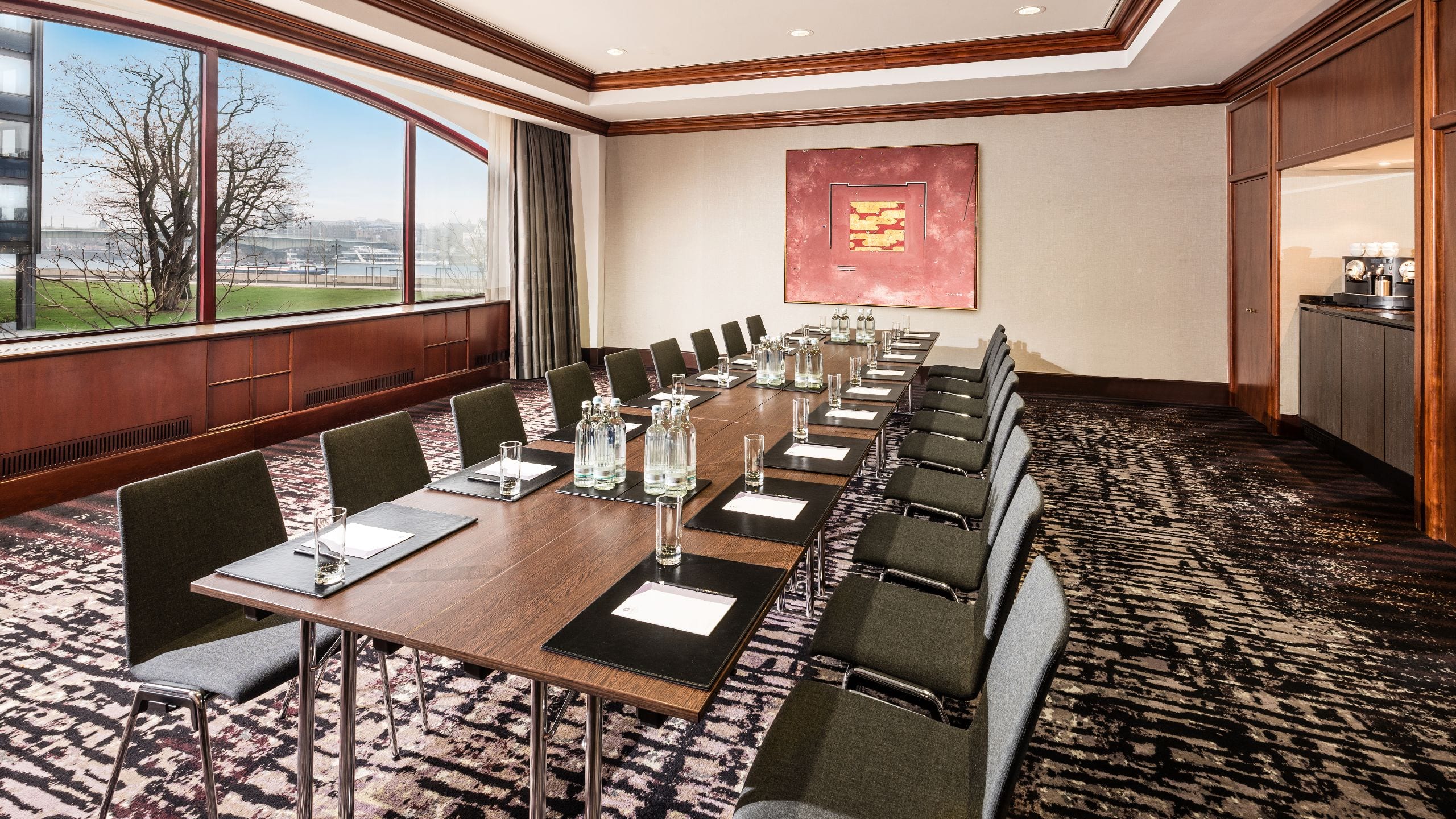 Meeting room with daylight at Hyatt Regency Cologne