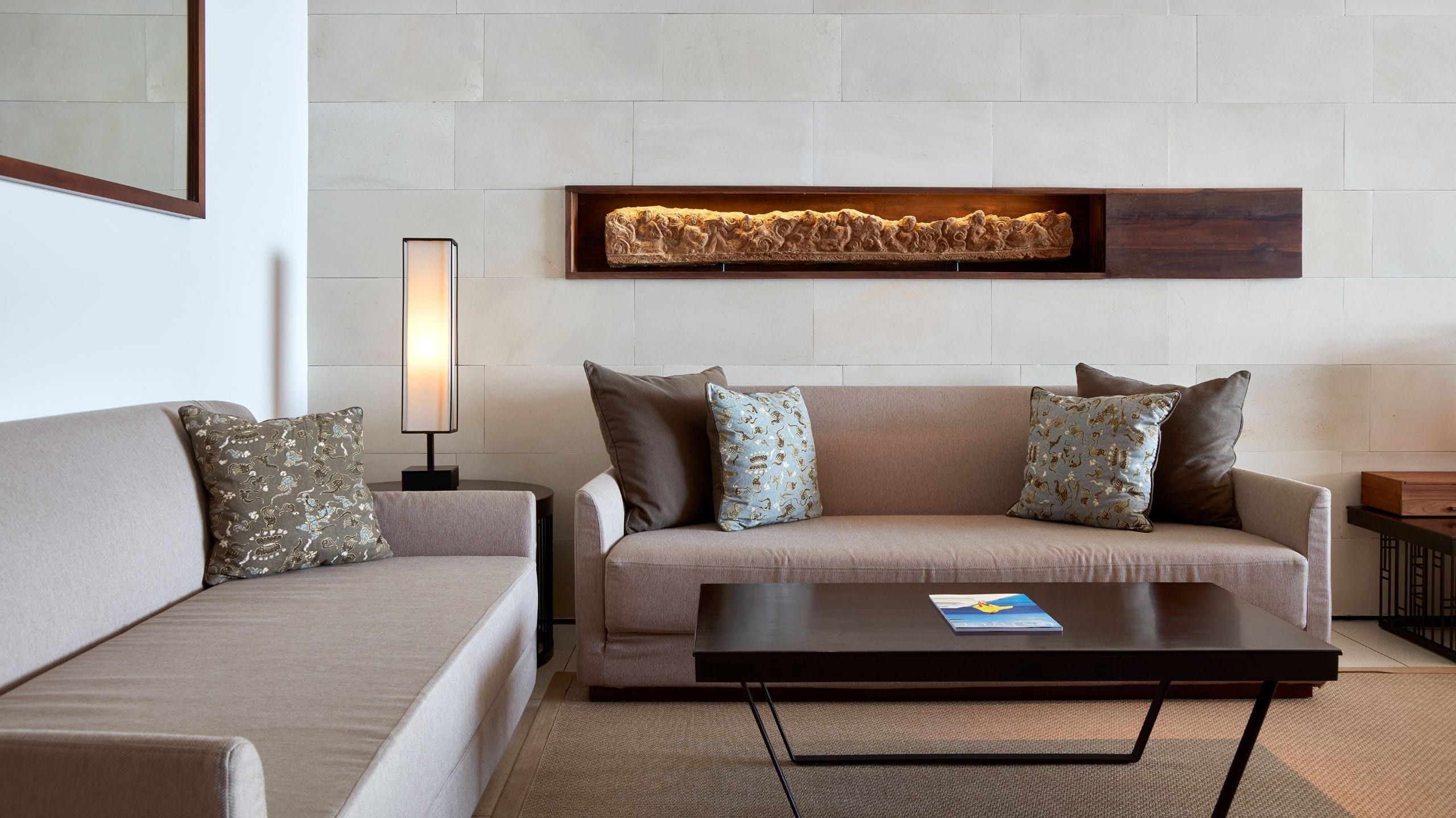 2/4 Alila Seminyak Deluxe Suite