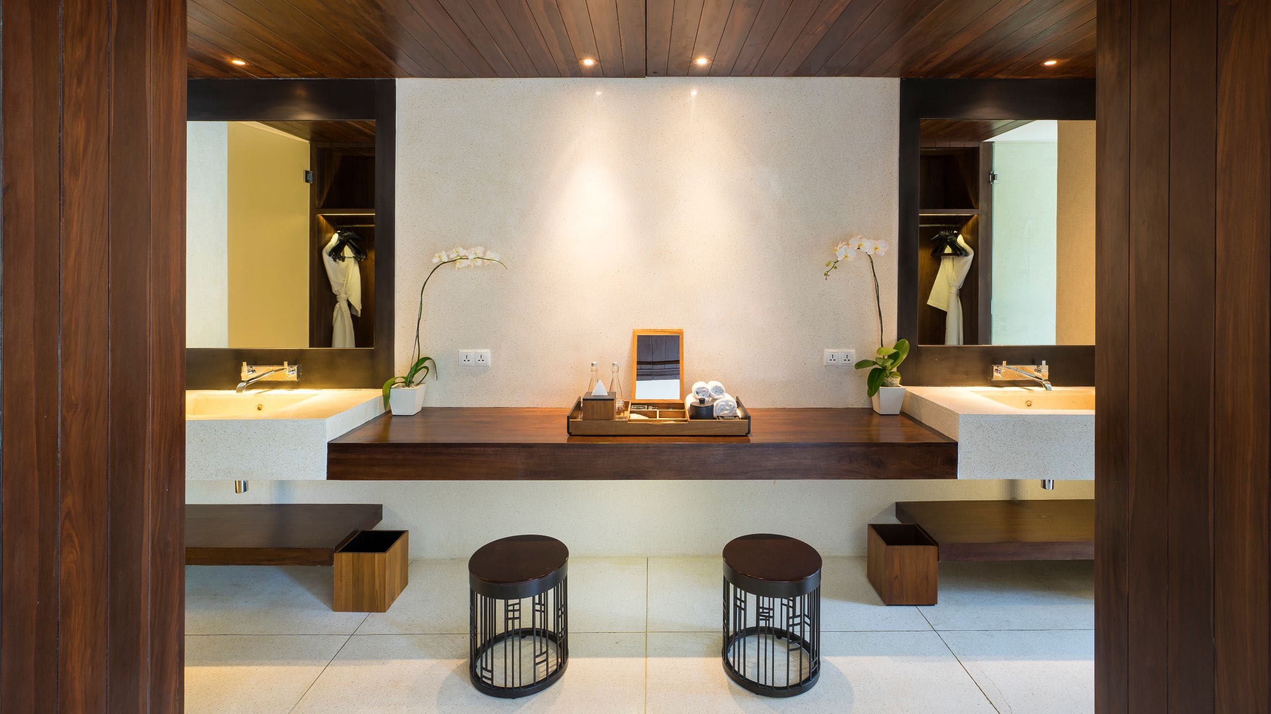 5/6 Alila Seminyak Deluxe Suite