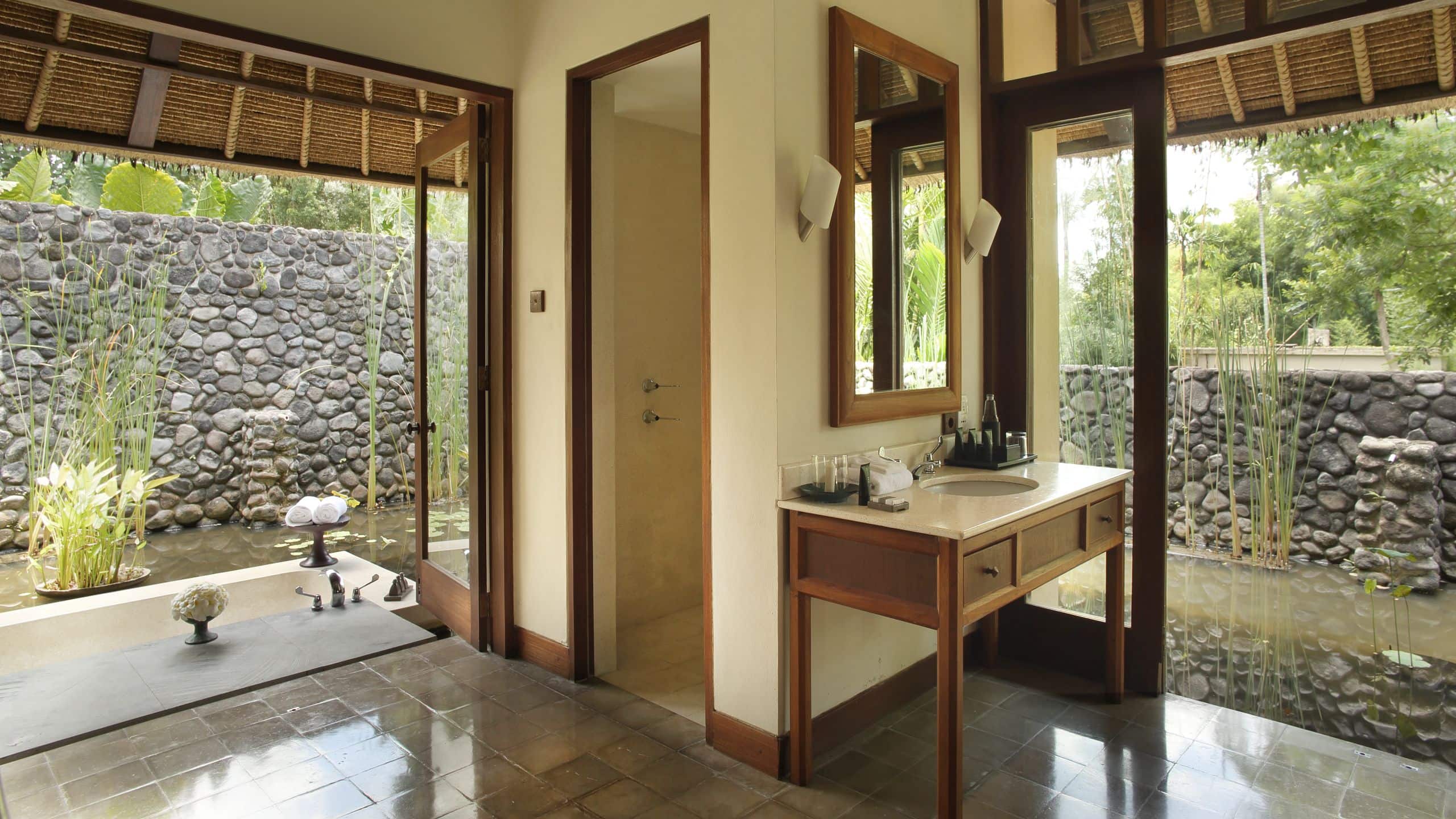 第 2，共 4 Alila Pool Villa Bathroom