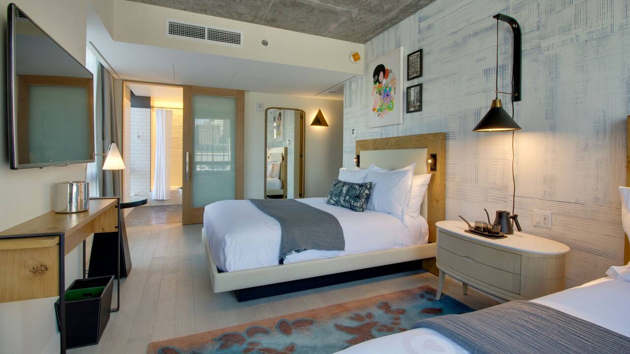 Deluxe Double Guest Room with sliding door into the bathroom